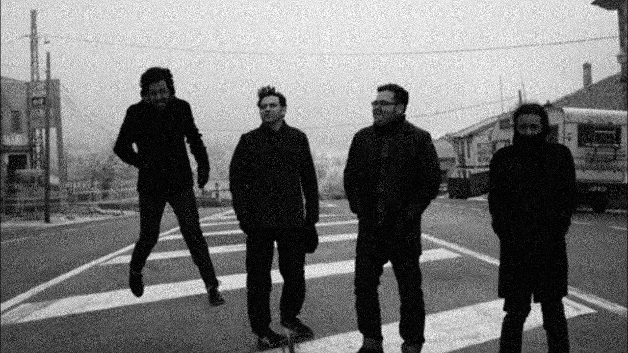 Continue Being: Café Tacvba (2010) movie backdrop