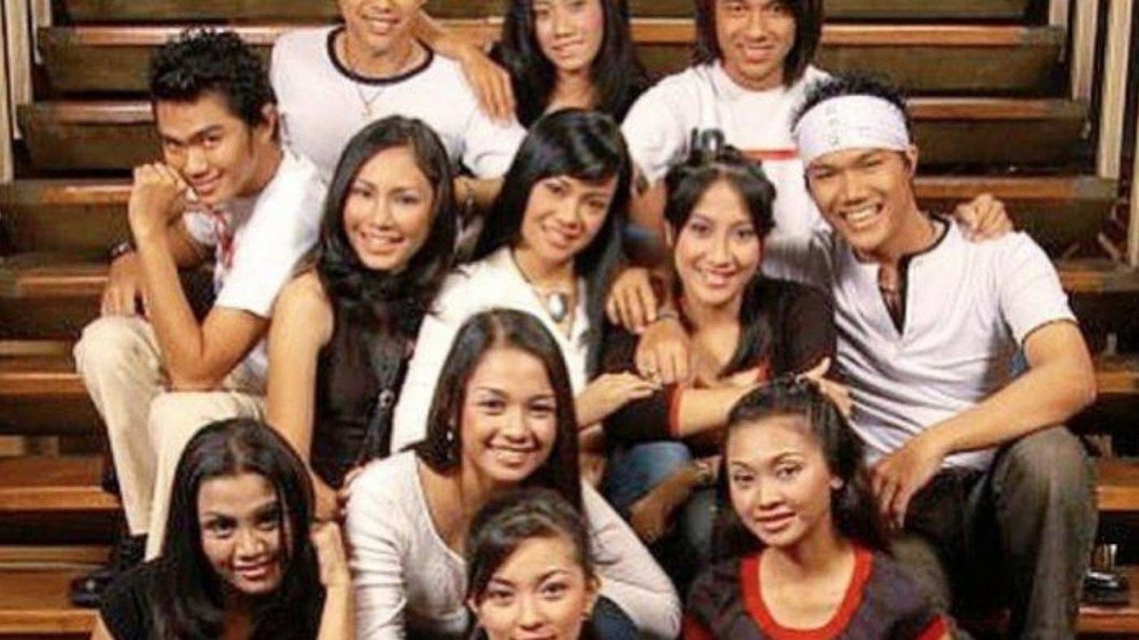 Akademi Fantasi Indosiar (2003) TV show backdrop