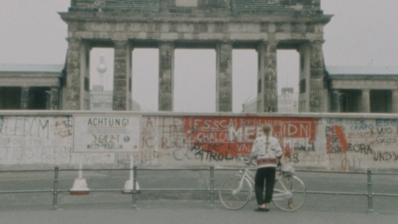 Cycling the Frame (1988) movie backdrop