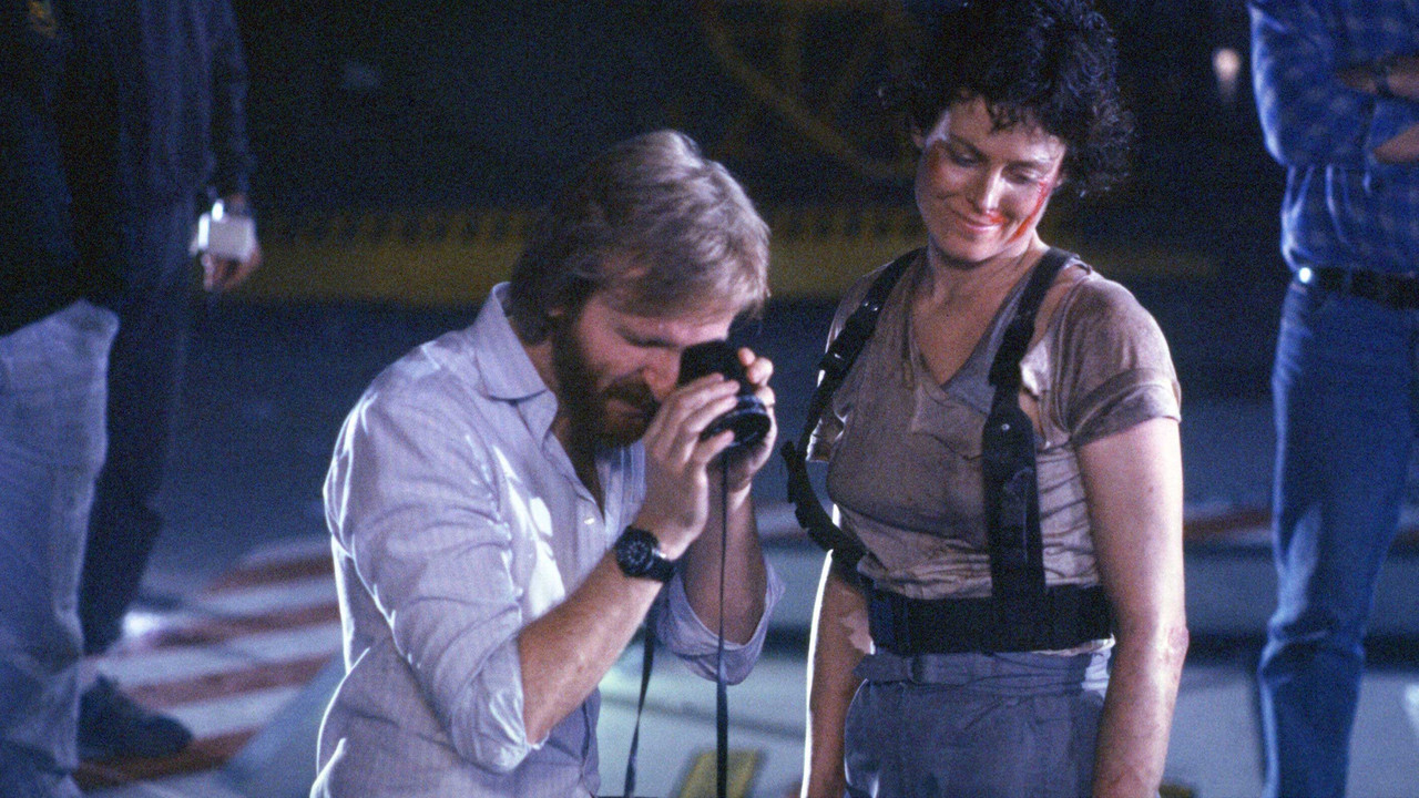 Superior Firepower: Making 'Aliens' (2003) movie backdrop