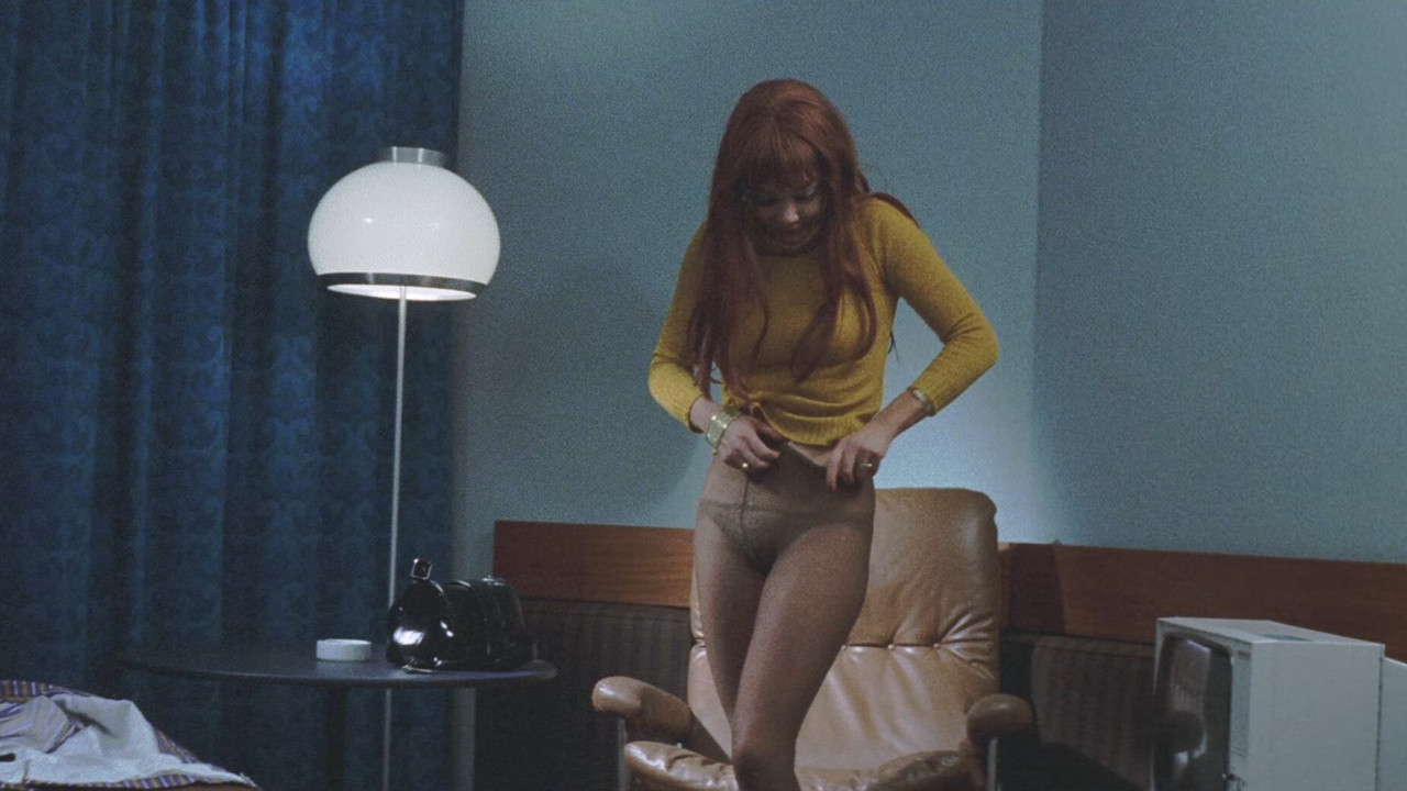 The Swingin Stewardesses (1971) movie backdrop
