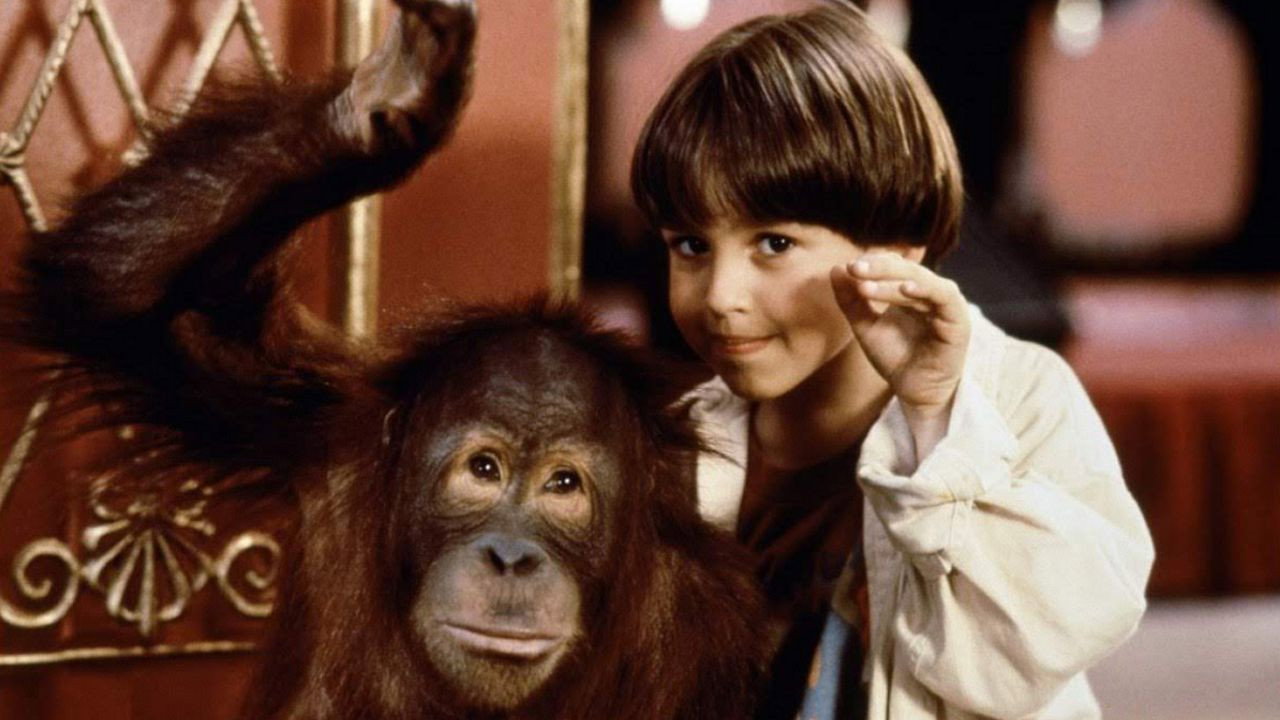 Dunston Checks In (1996) movie backdrop