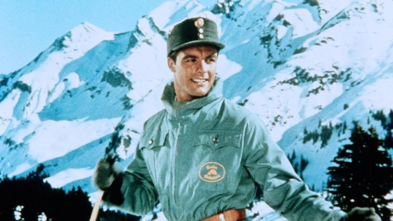 Zwölf Mädchen und ein Mann (1959) movie backdrop