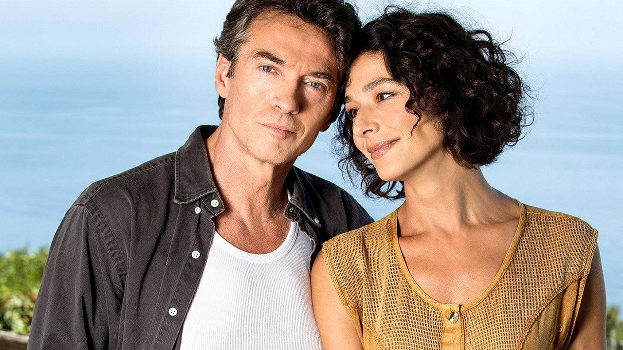 Sul Tetto del Mondo - Walter Bonatti e Rossana Podestà (2021) movie backdrop