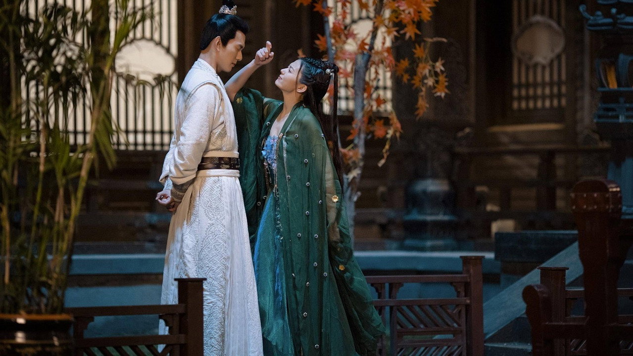 The Bright Moon Worships Your Heart (2022) TV show backdrop