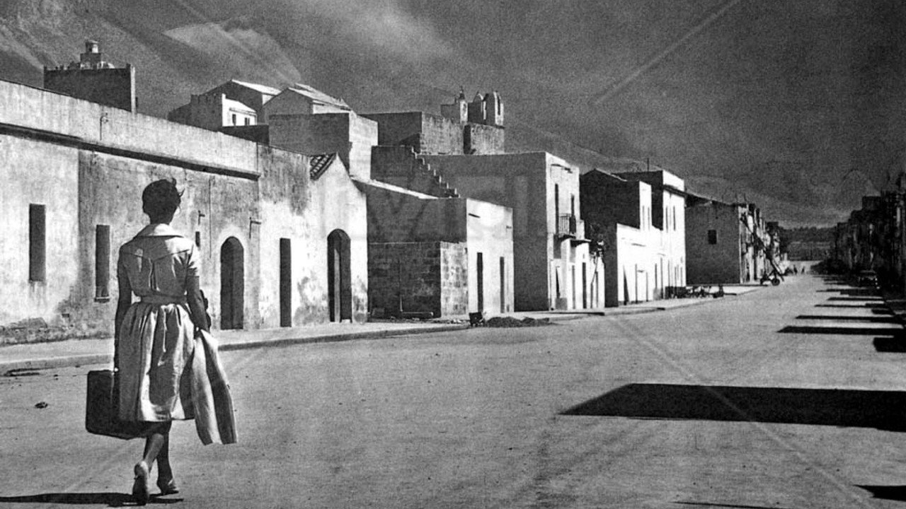 South Wind (1959) movie backdrop