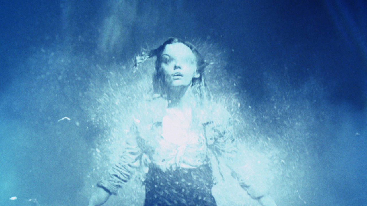 Extraterrestrial (2014) movie backdrop
