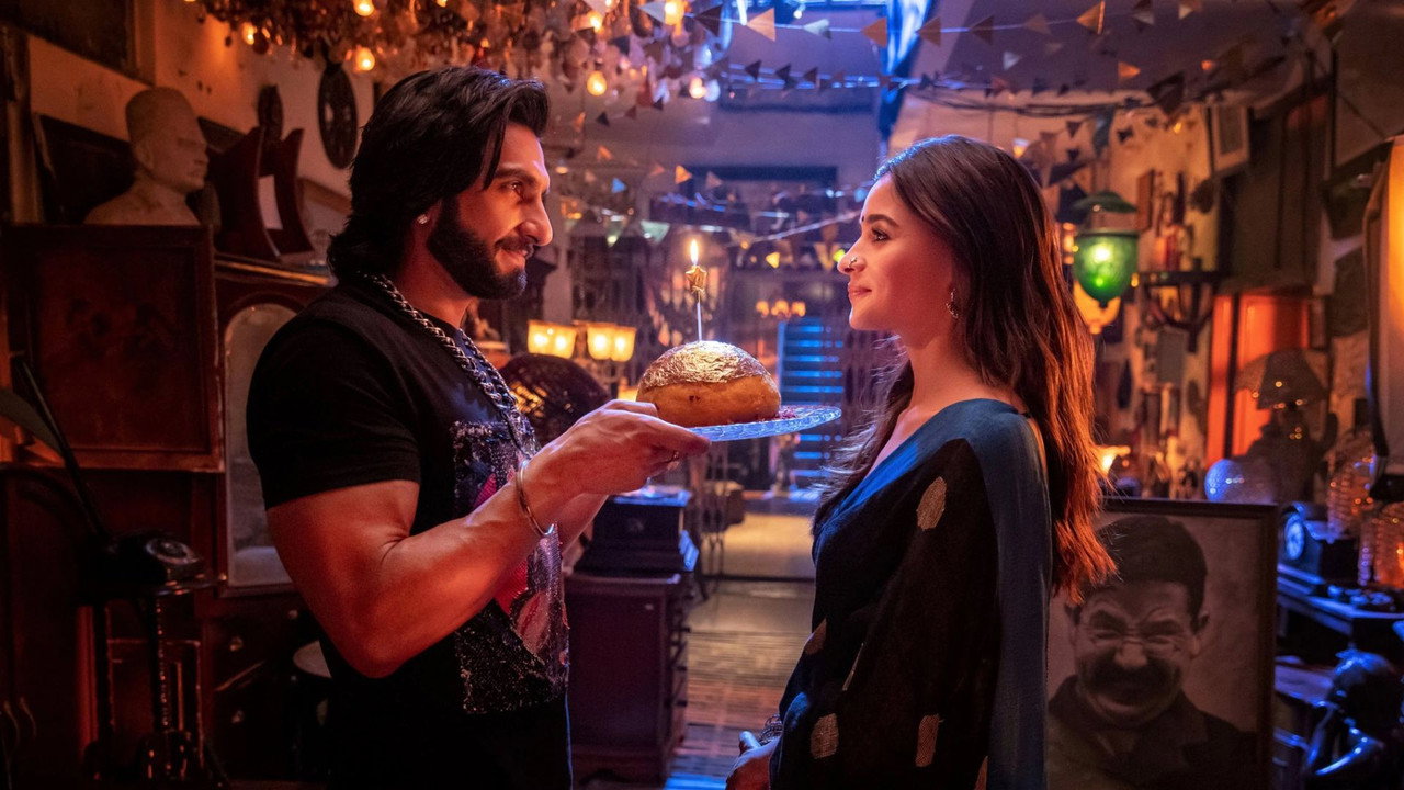 Rocky Aur Rani Kii Prem Kahaani (2023) movie backdrop