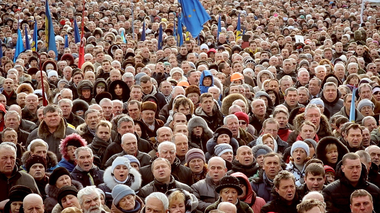 Maidan (2014) movie backdrop