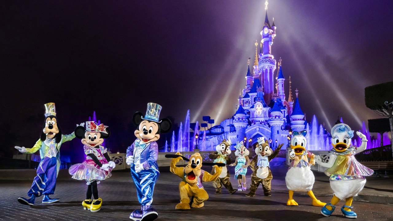 Behind the scenes of the biggest Disneyland Paris shows! (2023) movie backdrop