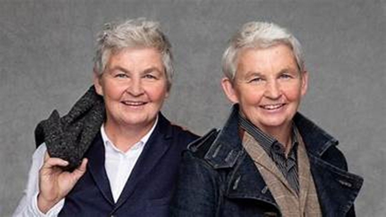The Topp Twins (1996) TV show backdrop