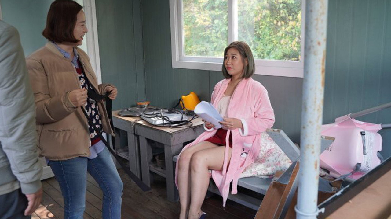 Sisters: Memories of Confinement (2020) movie backdrop