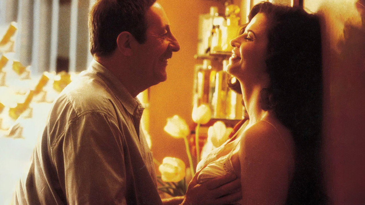 The Hairdresser s Husband (1990) movie backdrop
