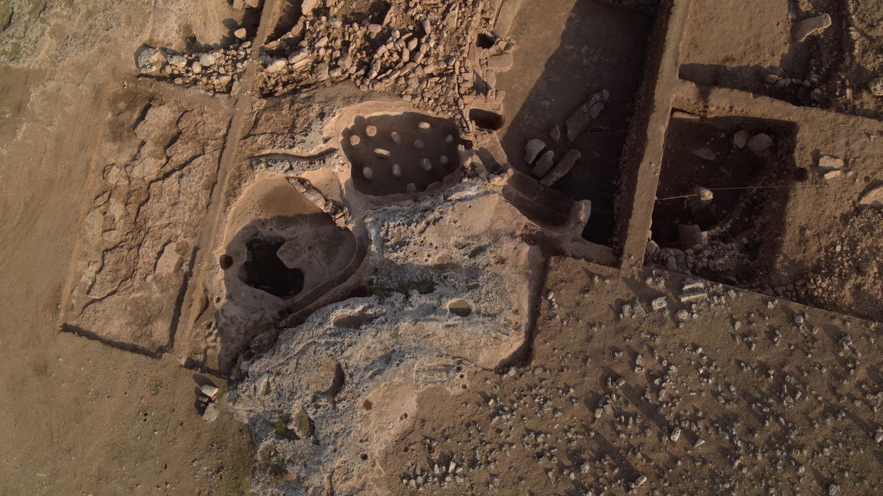 Ancient Apocalypse (2022) TV show backdrop