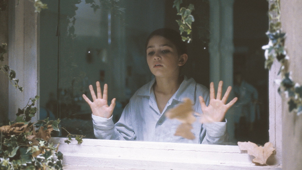 Fragile (2005) movie backdrop