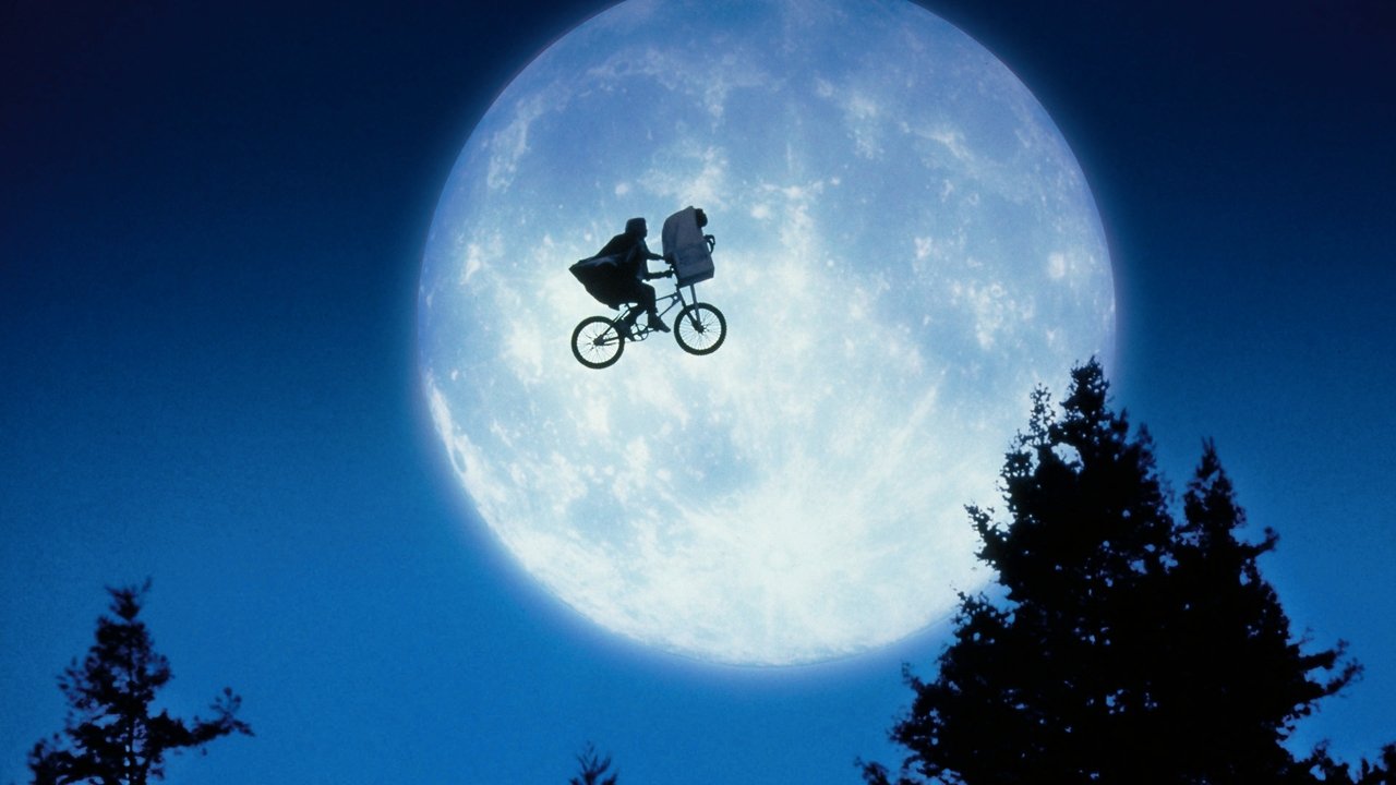 E T the Extra-Terrestrial (1982) movie backdrop