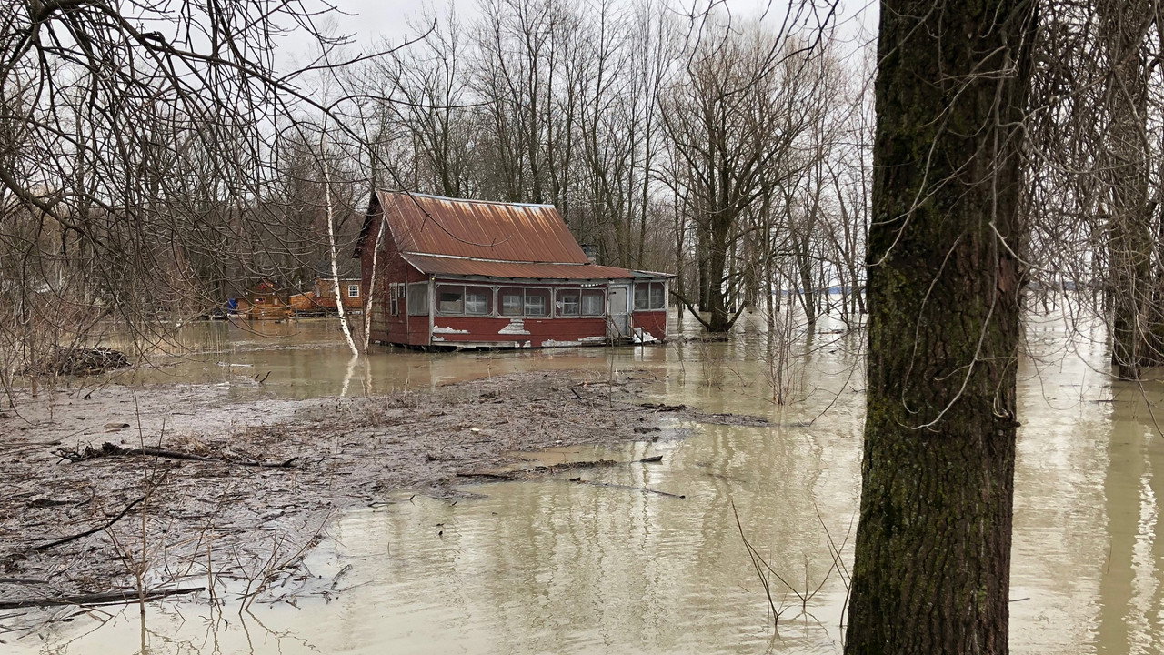 Méchante météo (2019) TV show backdrop