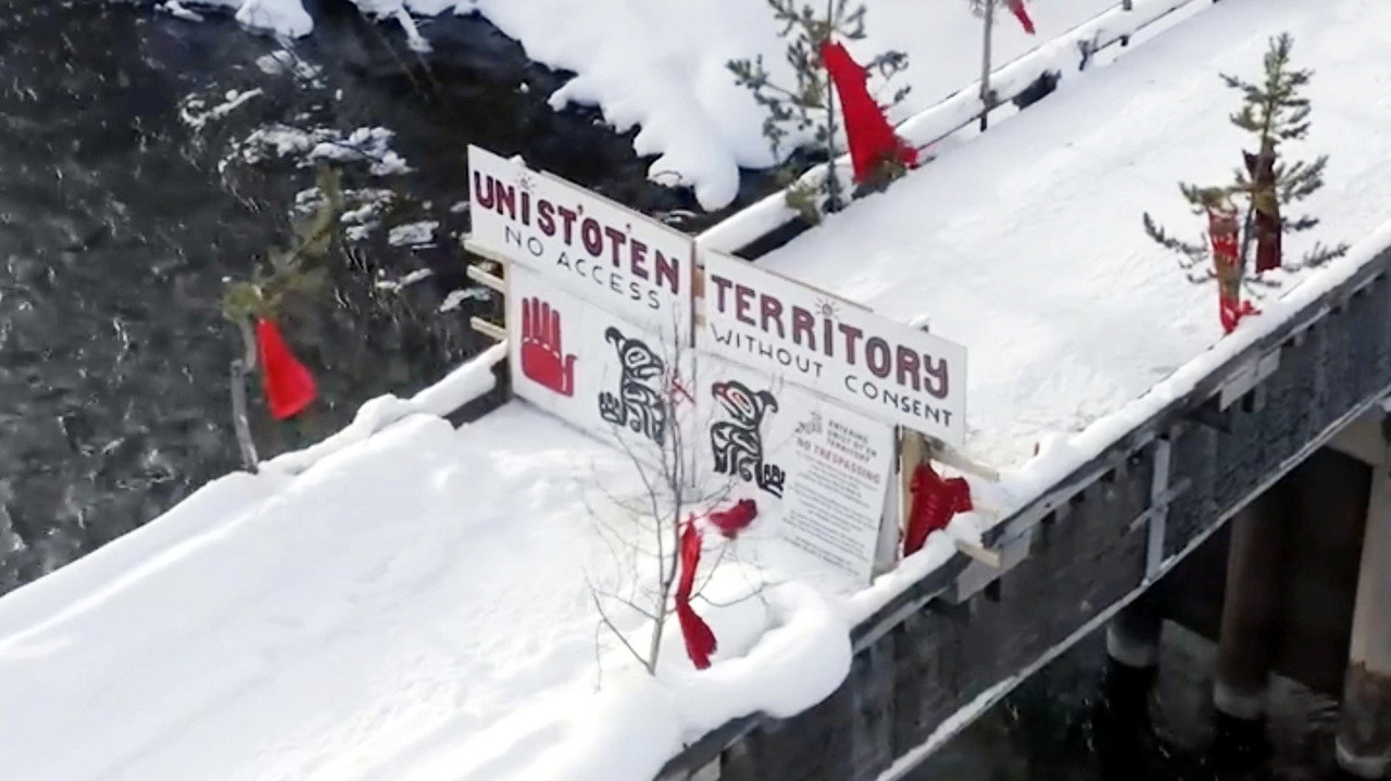 Invasion (2020) movie backdrop