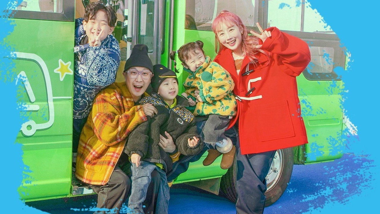 Haha Bus (2023) TV show backdrop