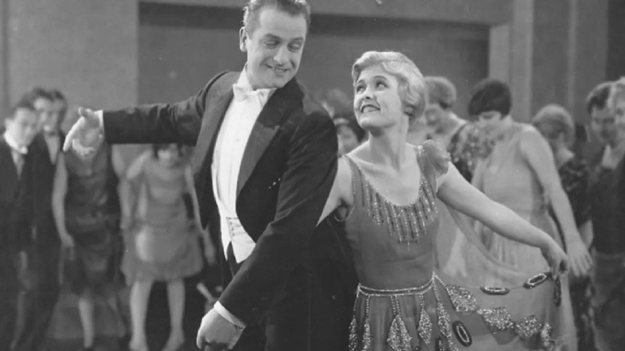 Skinner's Dress Suit (1926) movie backdrop
