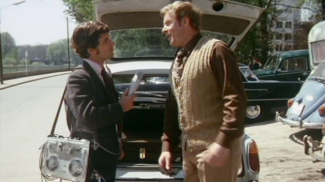 Swinging Wives (1971) movie backdrop