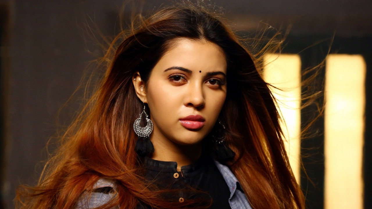 Kartha Karma Kriya (2018) movie backdrop
