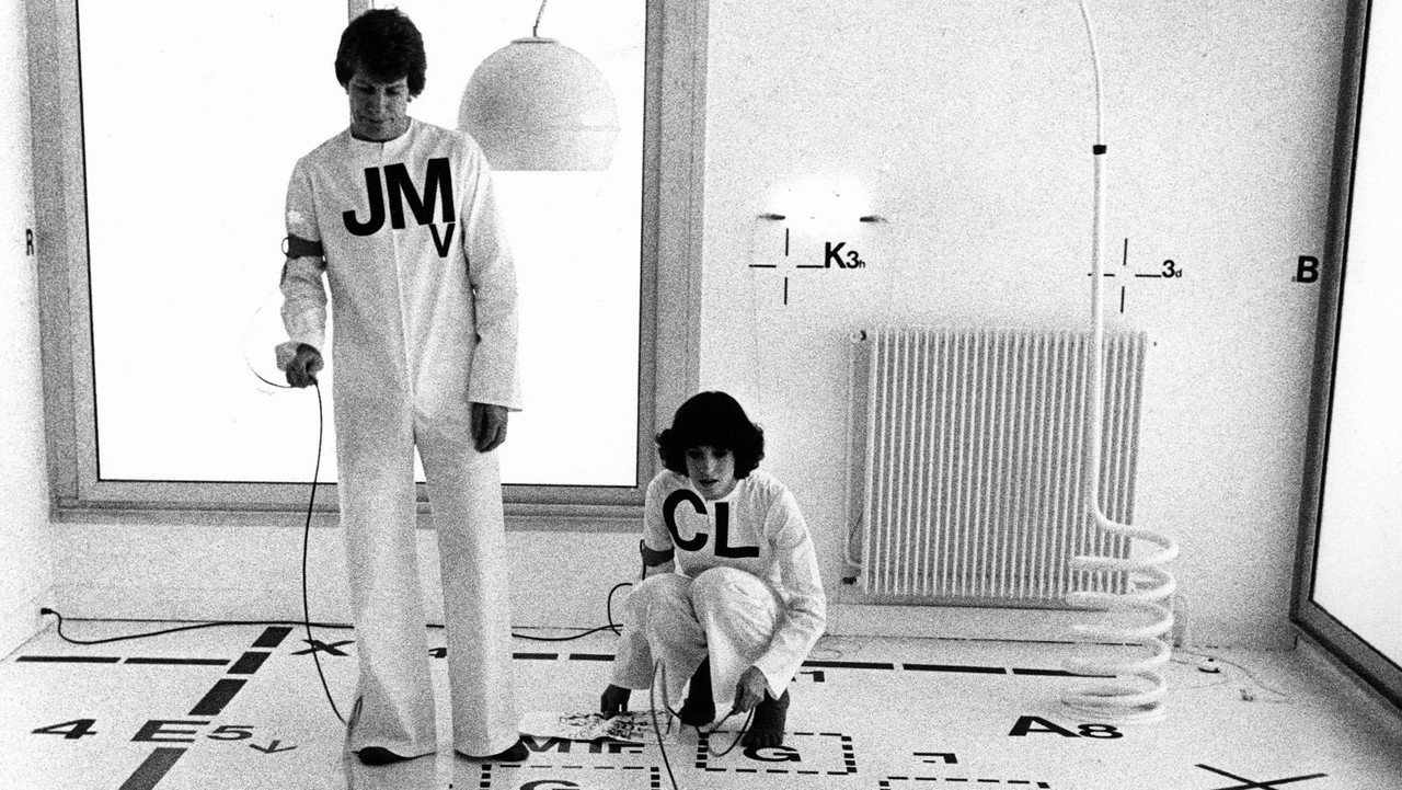 The Model Couple (1977) movie backdrop