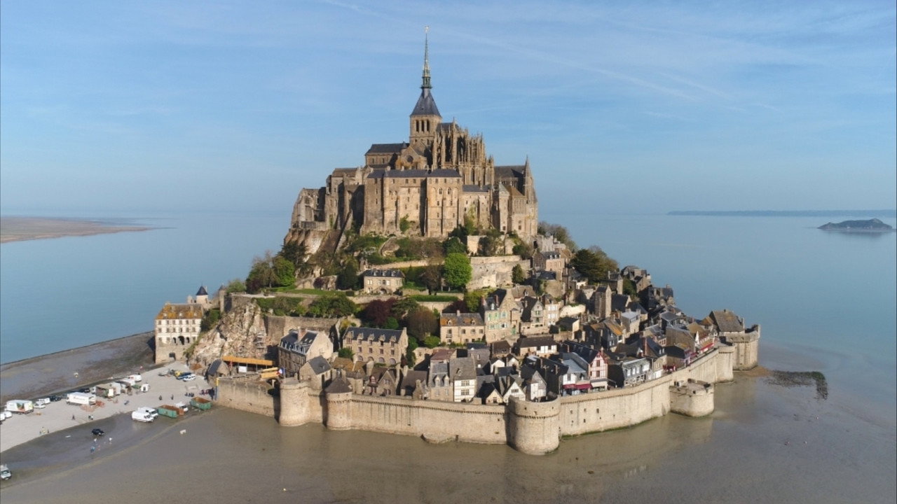 Mont Saint-Michel: The Enigmatic Labyrinth (2017) movie backdrop