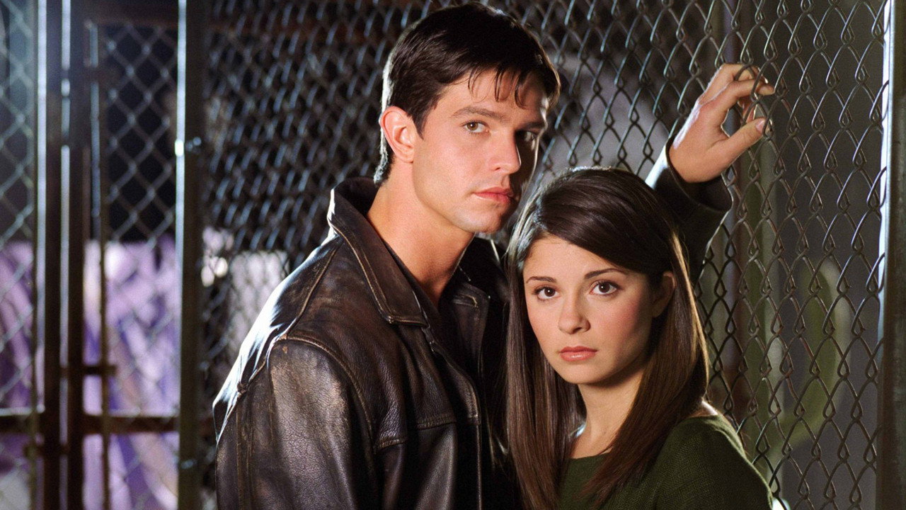 Roswell (1999) TV show backdrop