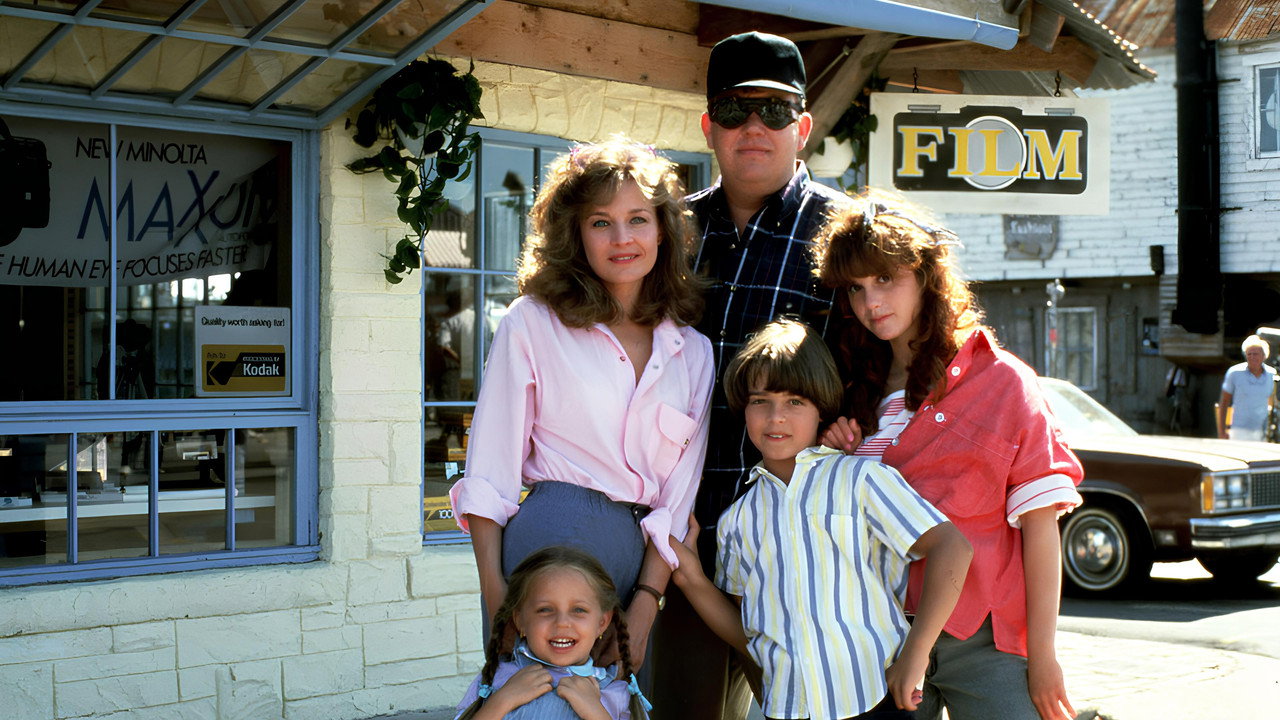 Summer Rental (1985) movie backdrop