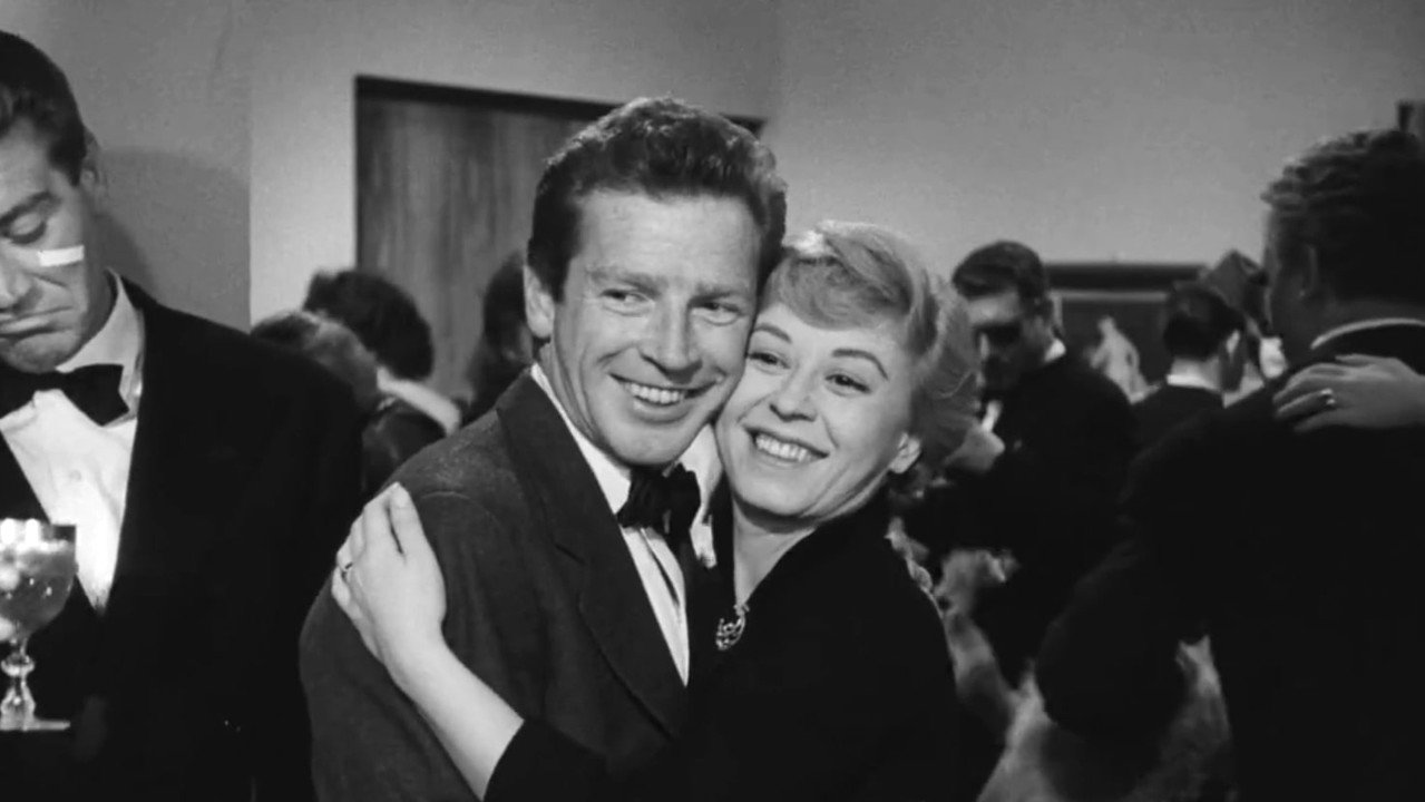 The Swindle (1955) movie backdrop