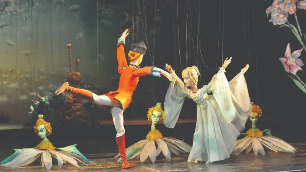 Salzburg Marionette Theatre: The Nutcracker (2009) movie backdrop