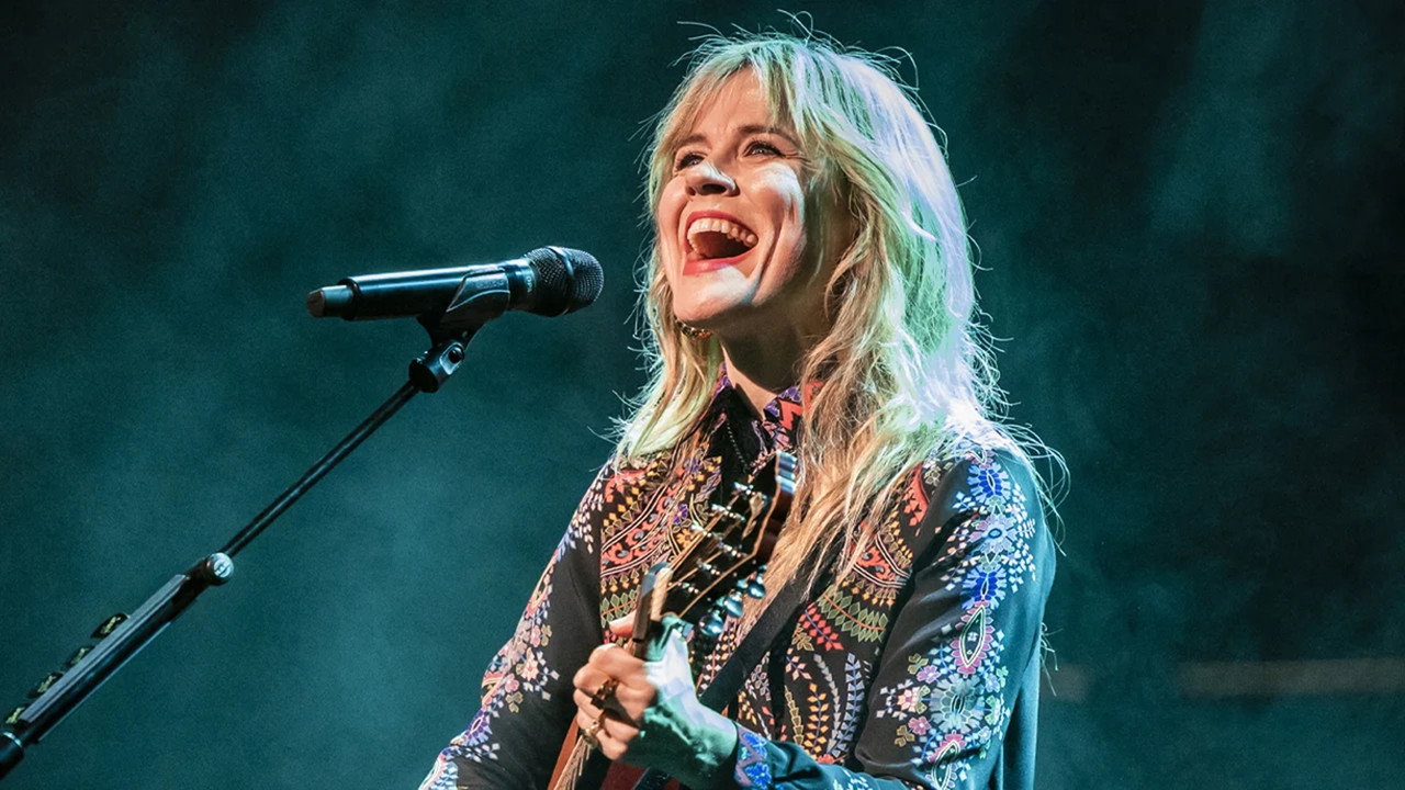 Ilse DeLange - Live In Ahoy (2009) movie backdrop