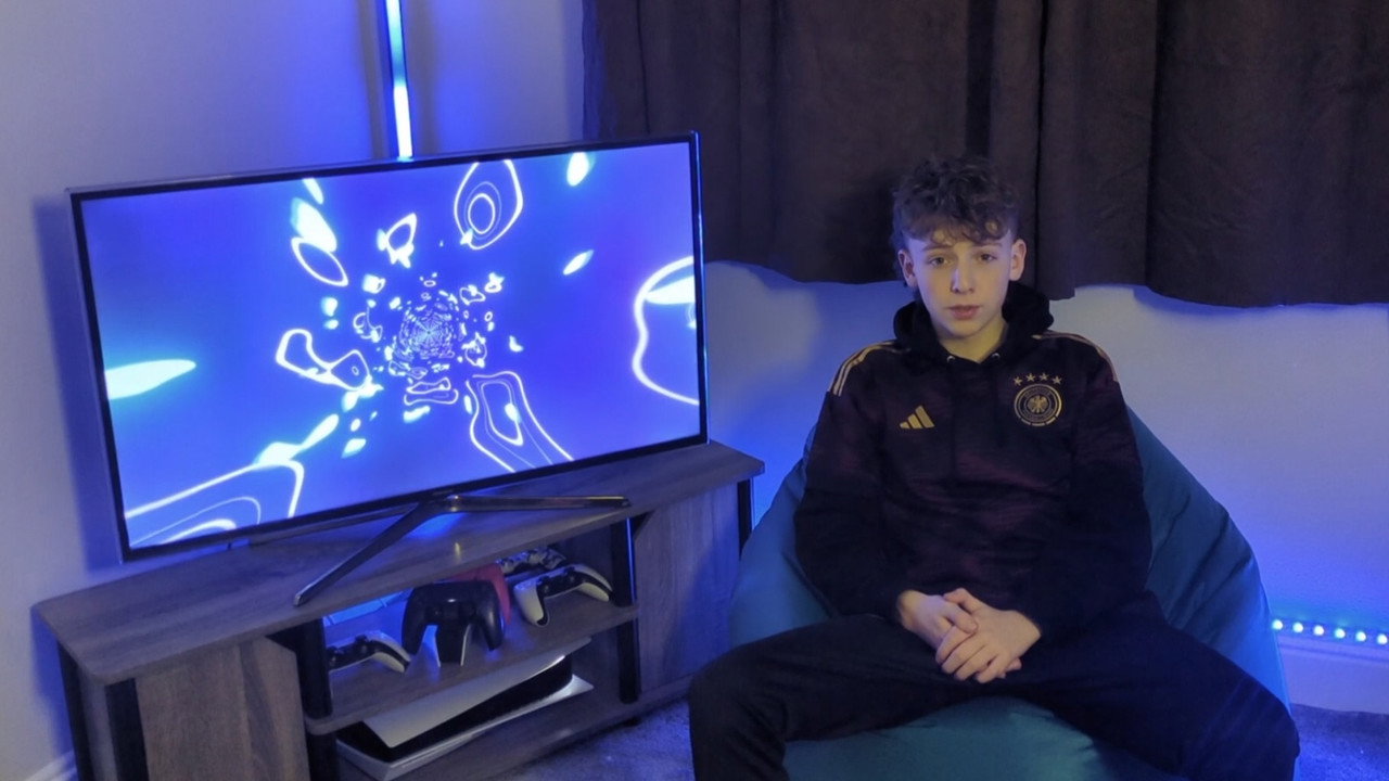Disconnected (2024) movie backdrop