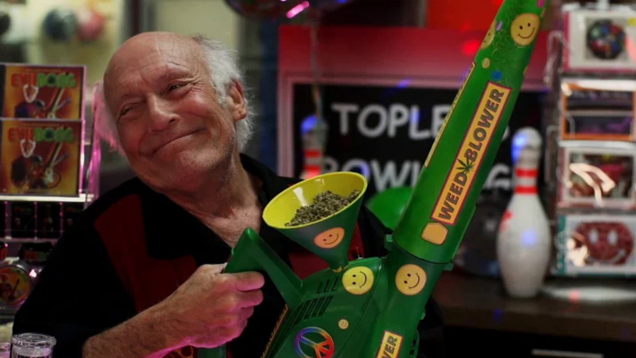 Evil Bong 420 (2015) movie backdrop