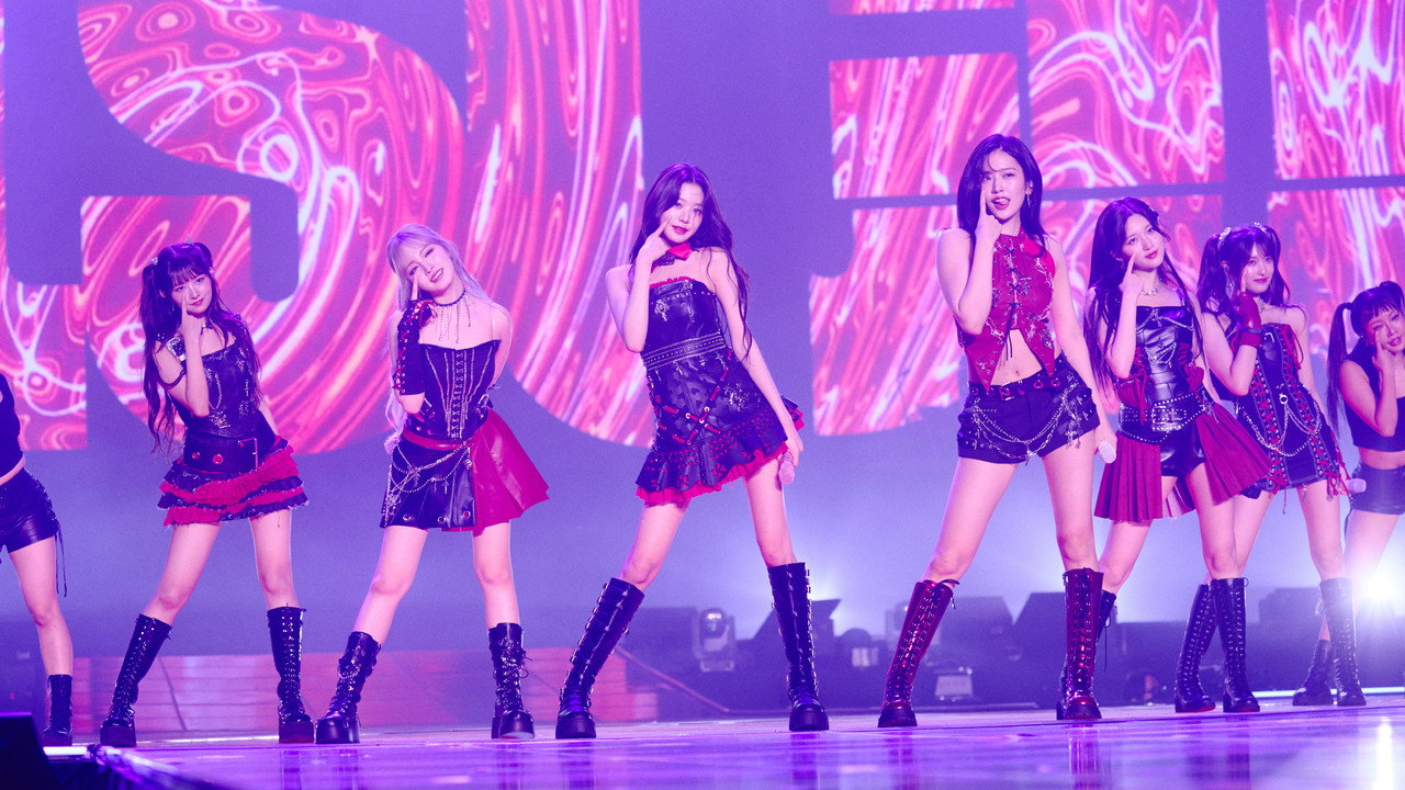 IVE THE 1ST WORLD TOUR in CINEMA (2024) movie backdrop