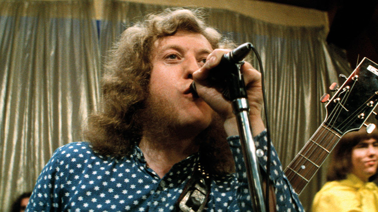 Flame (1975) movie backdrop
