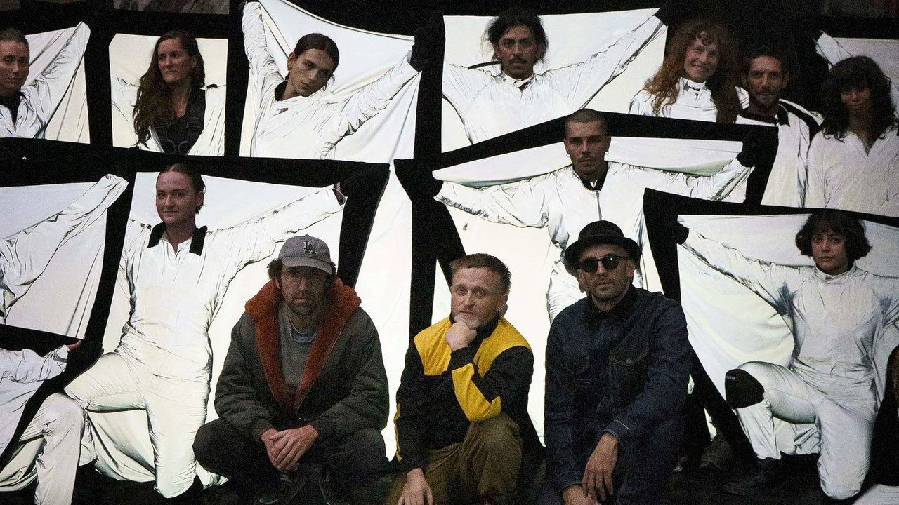 Dans la lumière - Au cœur de la création du spectacle signé JR, Damien Jalet et Thomas Bangalter (2024) movie backdrop