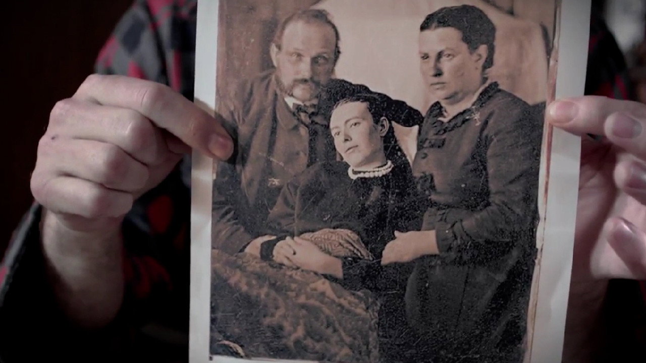 P=ωρ The Dark Energy (2015) movie backdrop