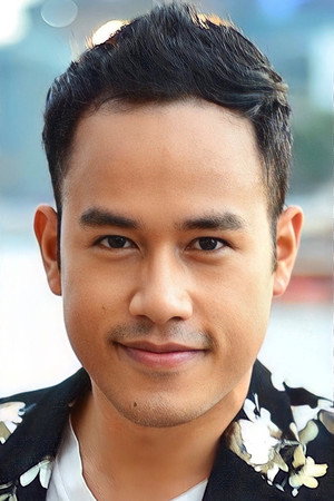 Suwinit Panjamawat in Three