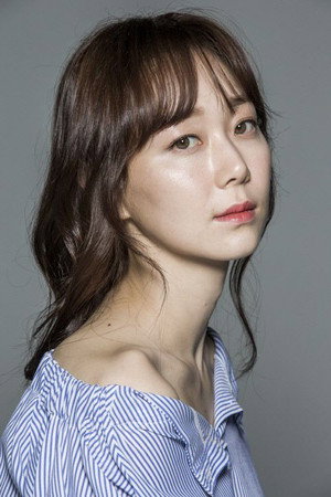 Lee You-young in a flowers does not wilt, but...