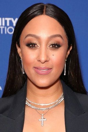 Tamera Mowry-Housley in Seventeen Again