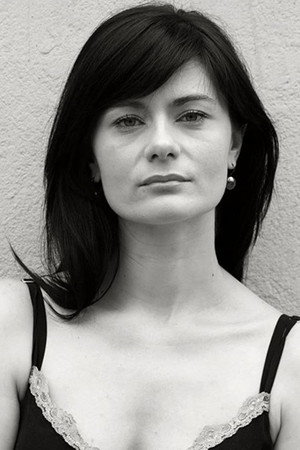 Anca Androne in Anacondas  Trail of Blood