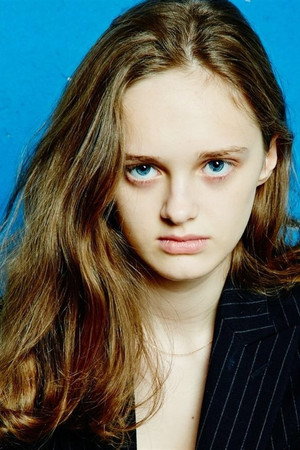 Lily Taïeb in White Day