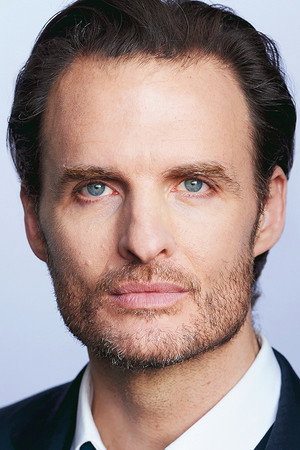 Greg Bryk in Shoot  Em Up