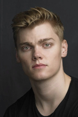 Levi Meaden in Breaking In
