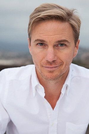 Cy Carter in Starship Troopers 2  Hero of the Federation