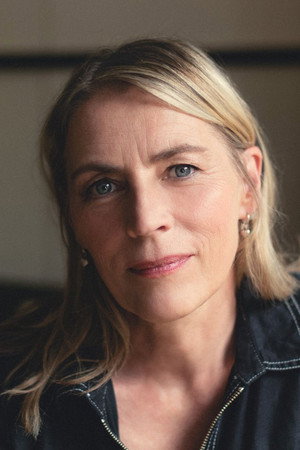 Saskia Reeves in Close My Eyes