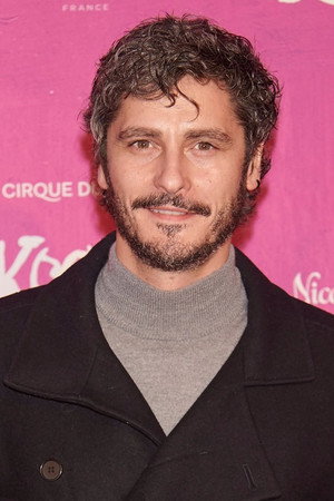 Antonio Pagudo in Por los pelos
