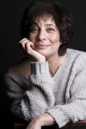 Elsa Valentim in In Search of the Equator